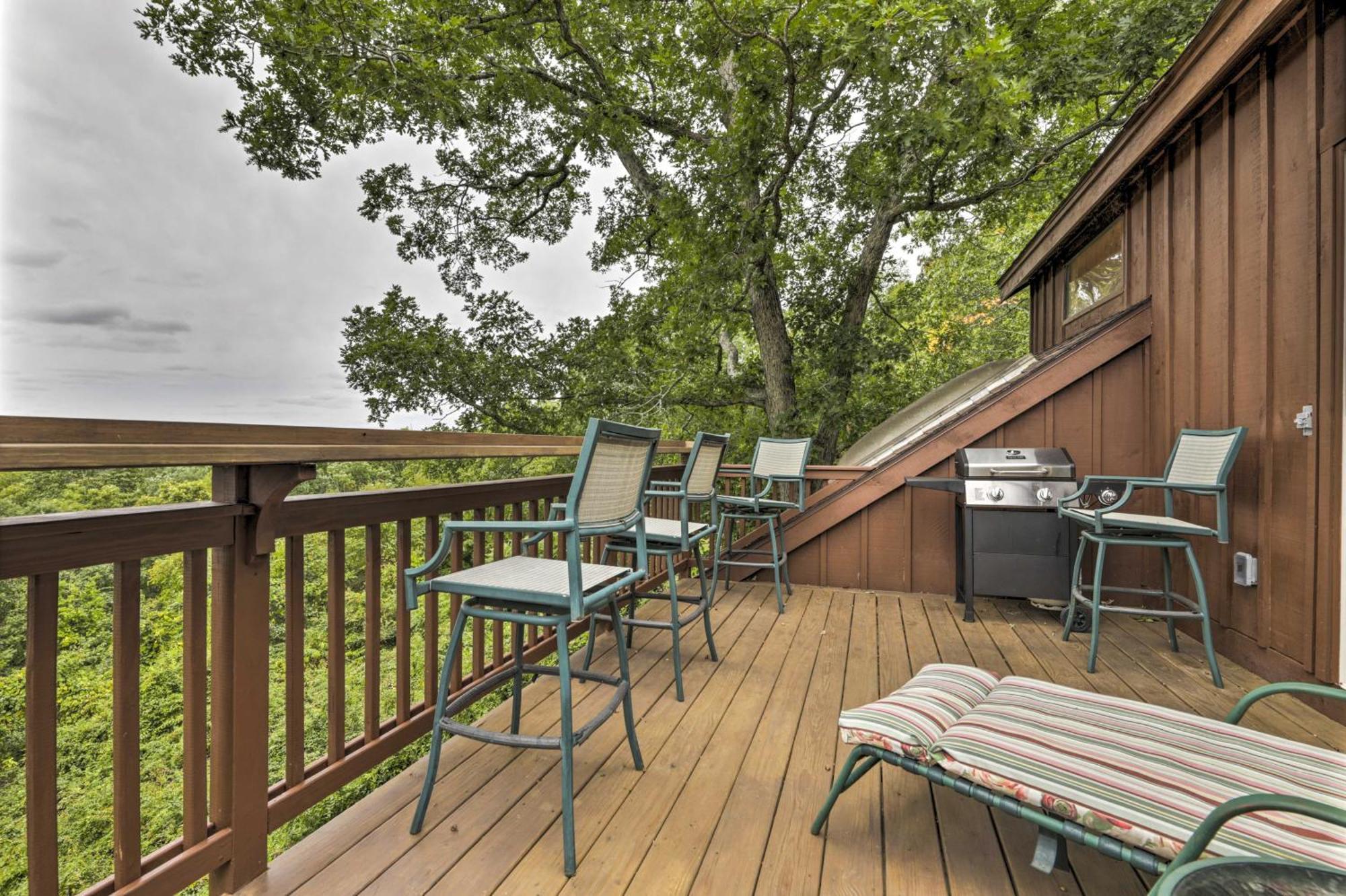 Private Guest House With Deck And Spectacular Views! Uncasville Eksteriør bilde