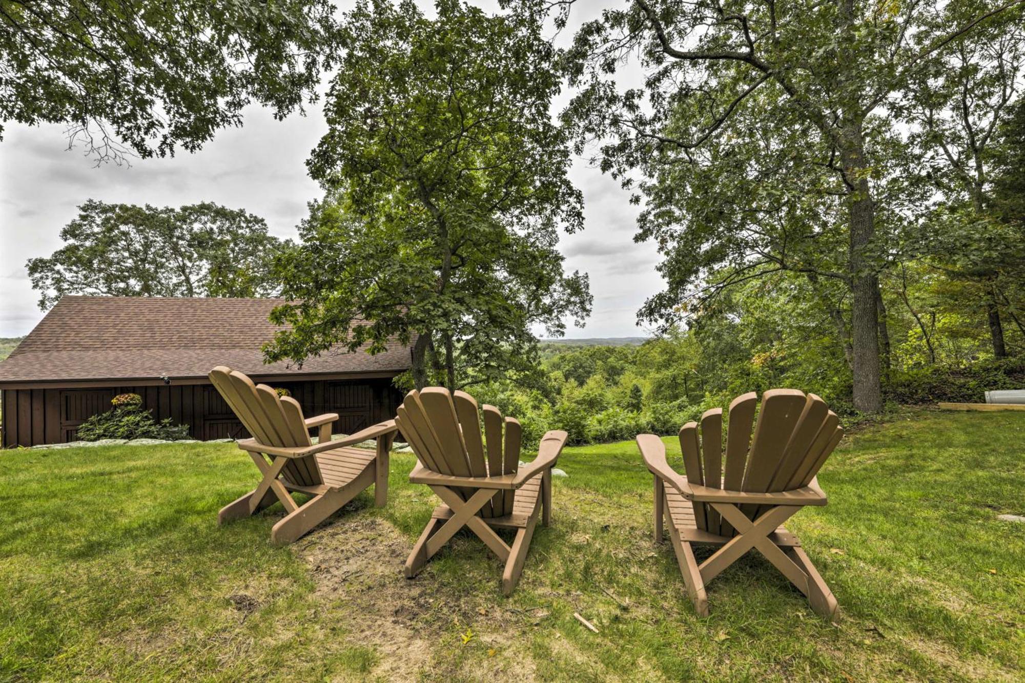 Private Guest House With Deck And Spectacular Views! Uncasville Eksteriør bilde