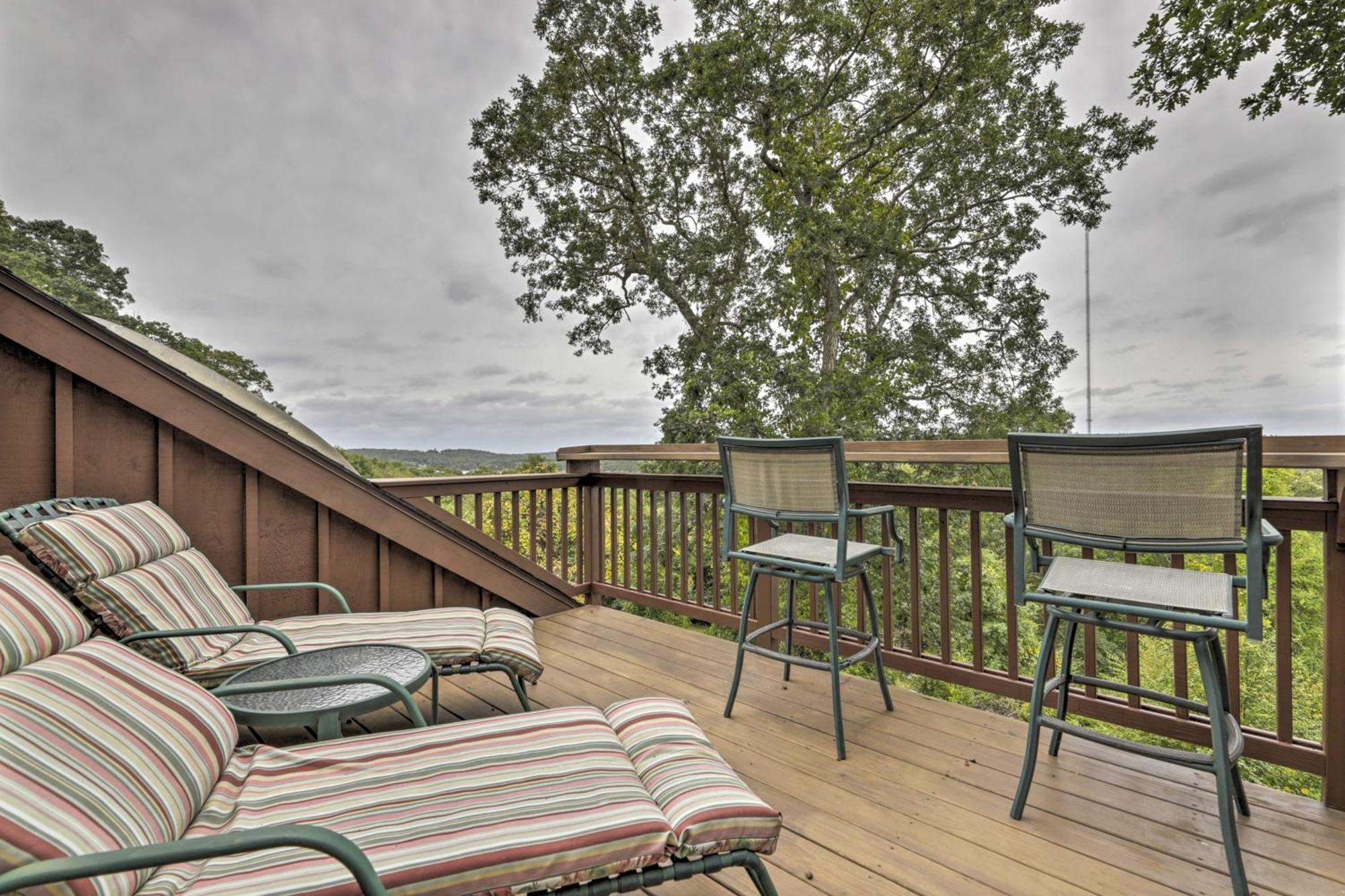 Private Guest House With Deck And Spectacular Views! Uncasville Eksteriør bilde