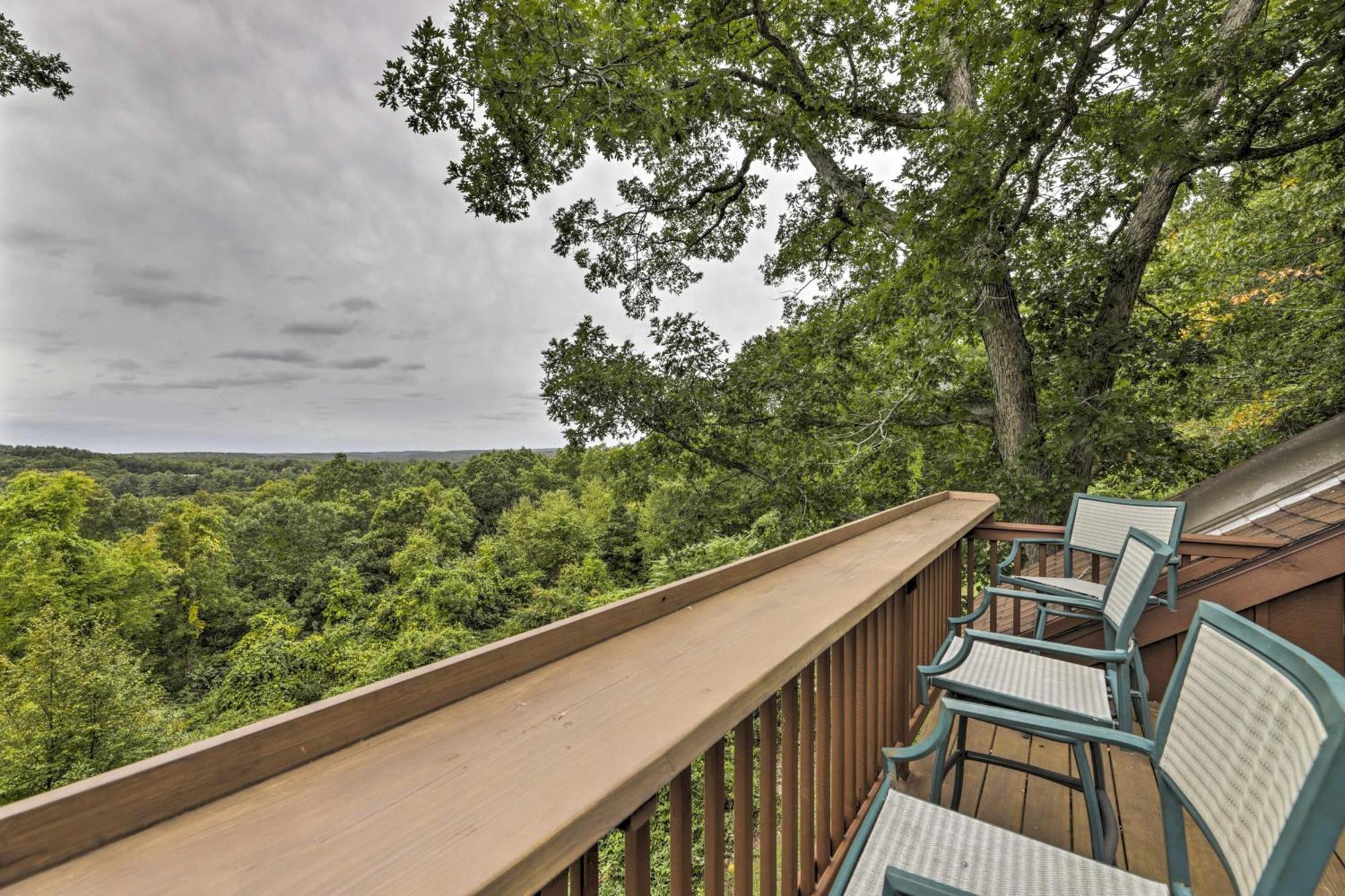 Private Guest House With Deck And Spectacular Views! Uncasville Eksteriør bilde